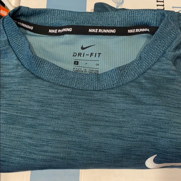Drifit Nike Shirt - Picture 2 of 2